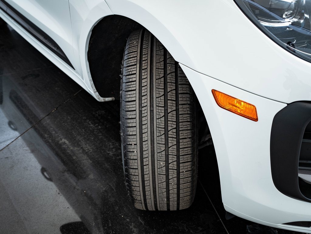 Certified 2025 Porsche Macan Turbo image 44