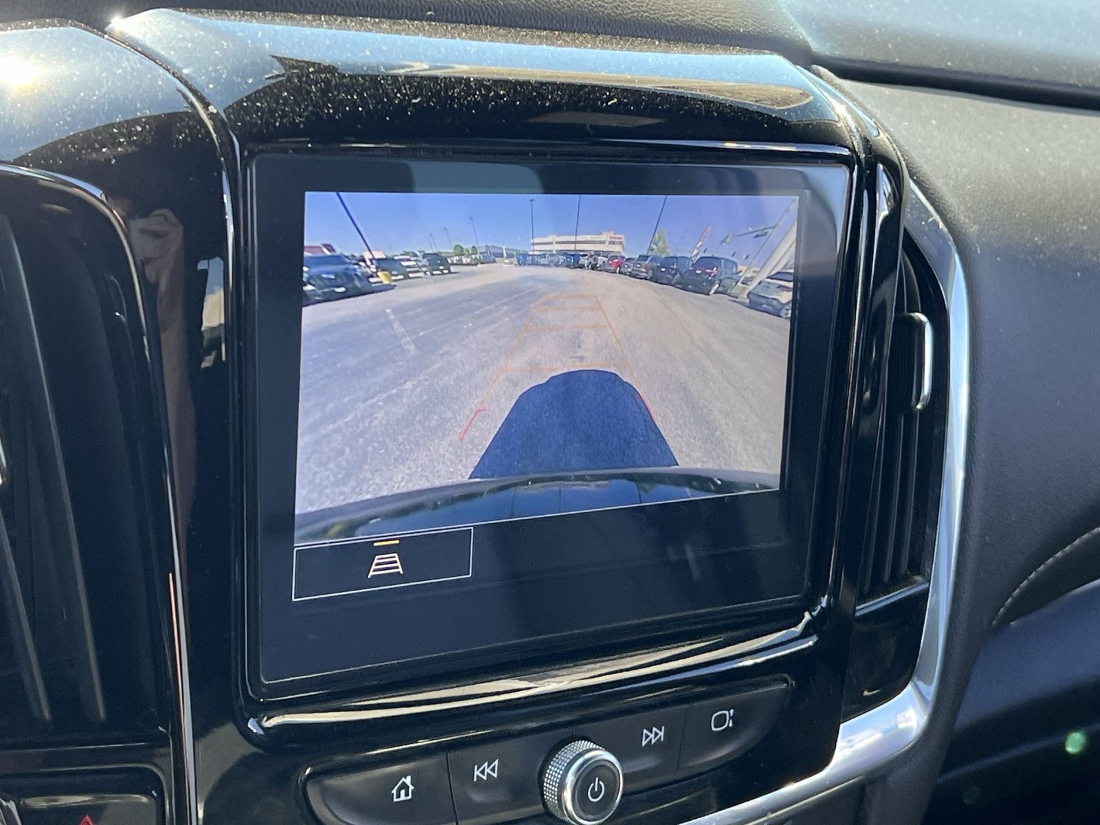 Used 2023 Chevrolet Traverse LT AWD/4WD image 19