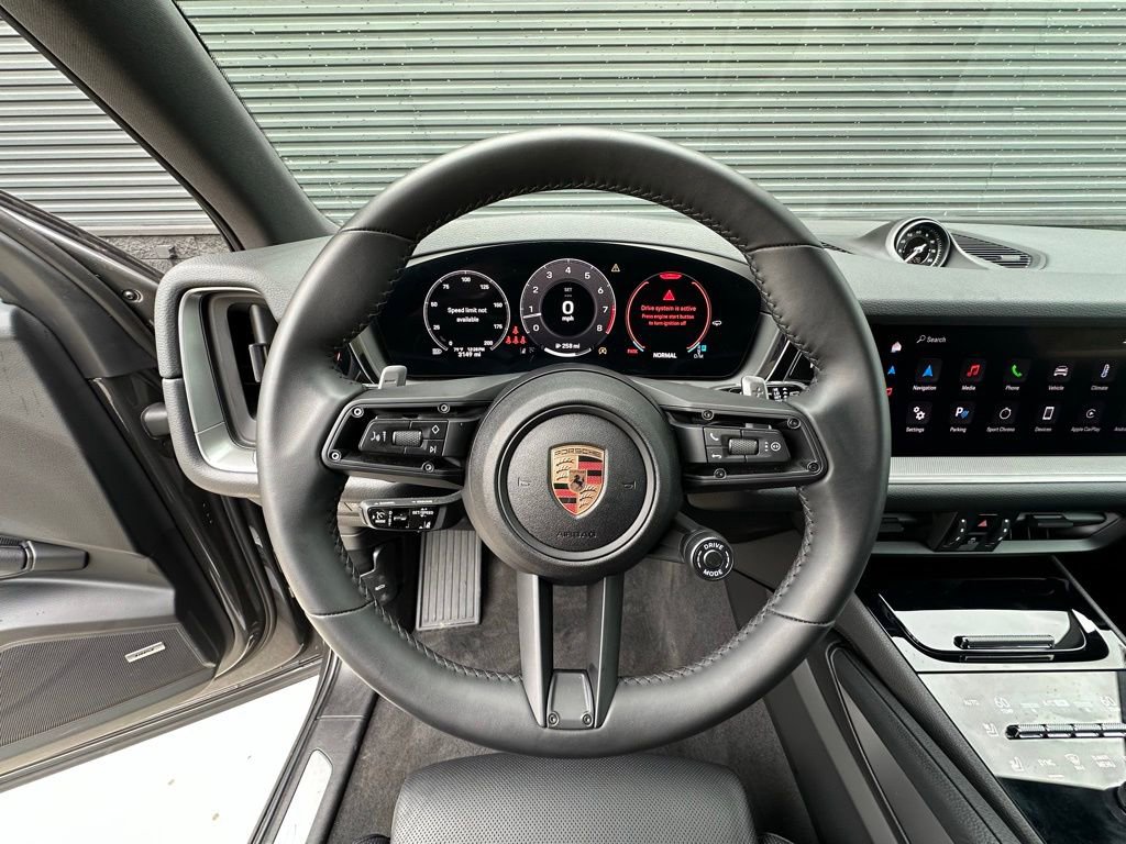 Certified 2025 Porsche Cayenne S AWD/4WD image 22