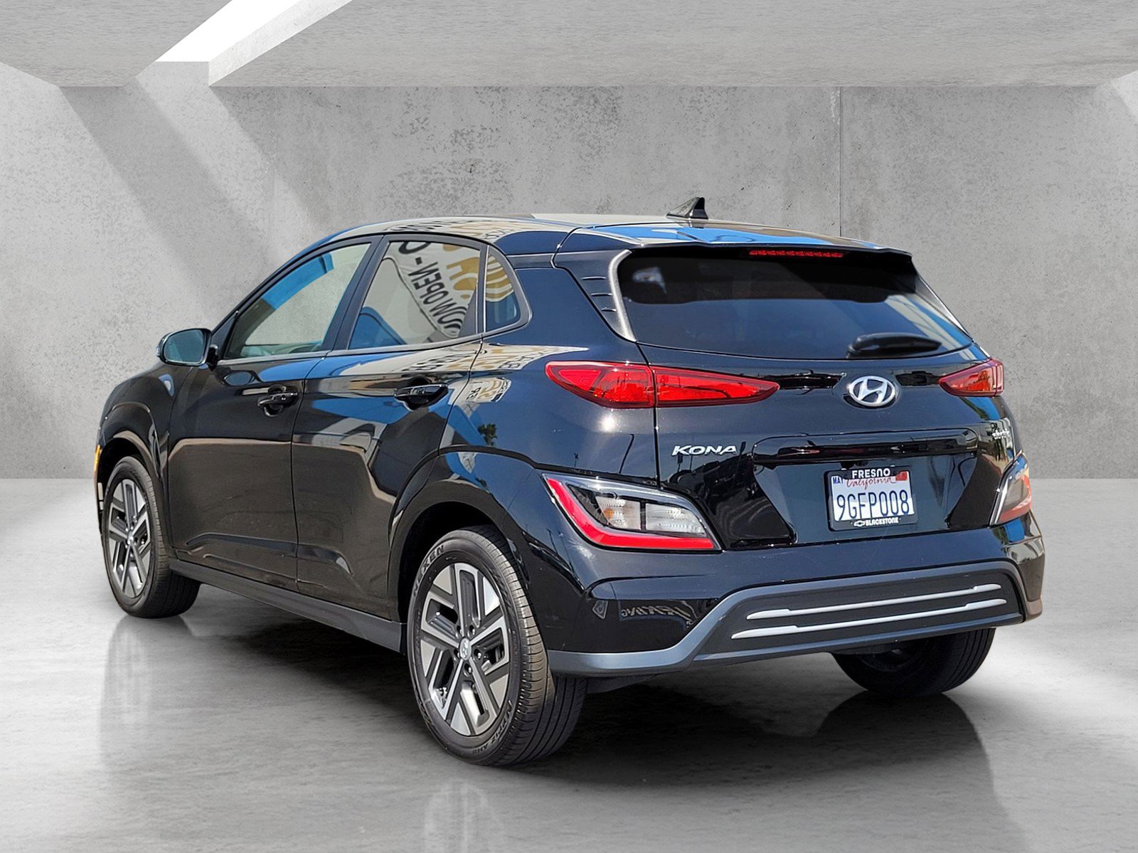 Used 2023 Hyundai Kona SEL FWD image 6