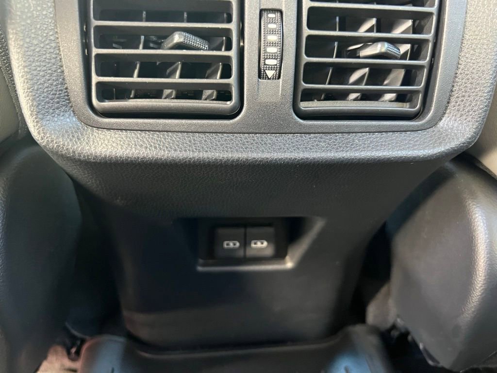 Used 2023 Toyota Venza Limited image 26