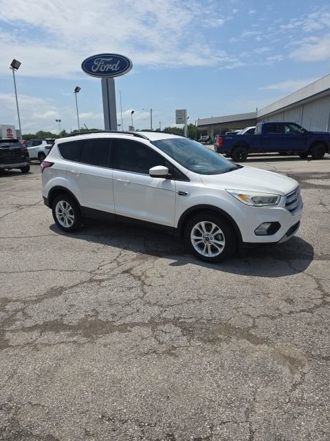 Used 2018 Ford Escape SEL FWD image 2