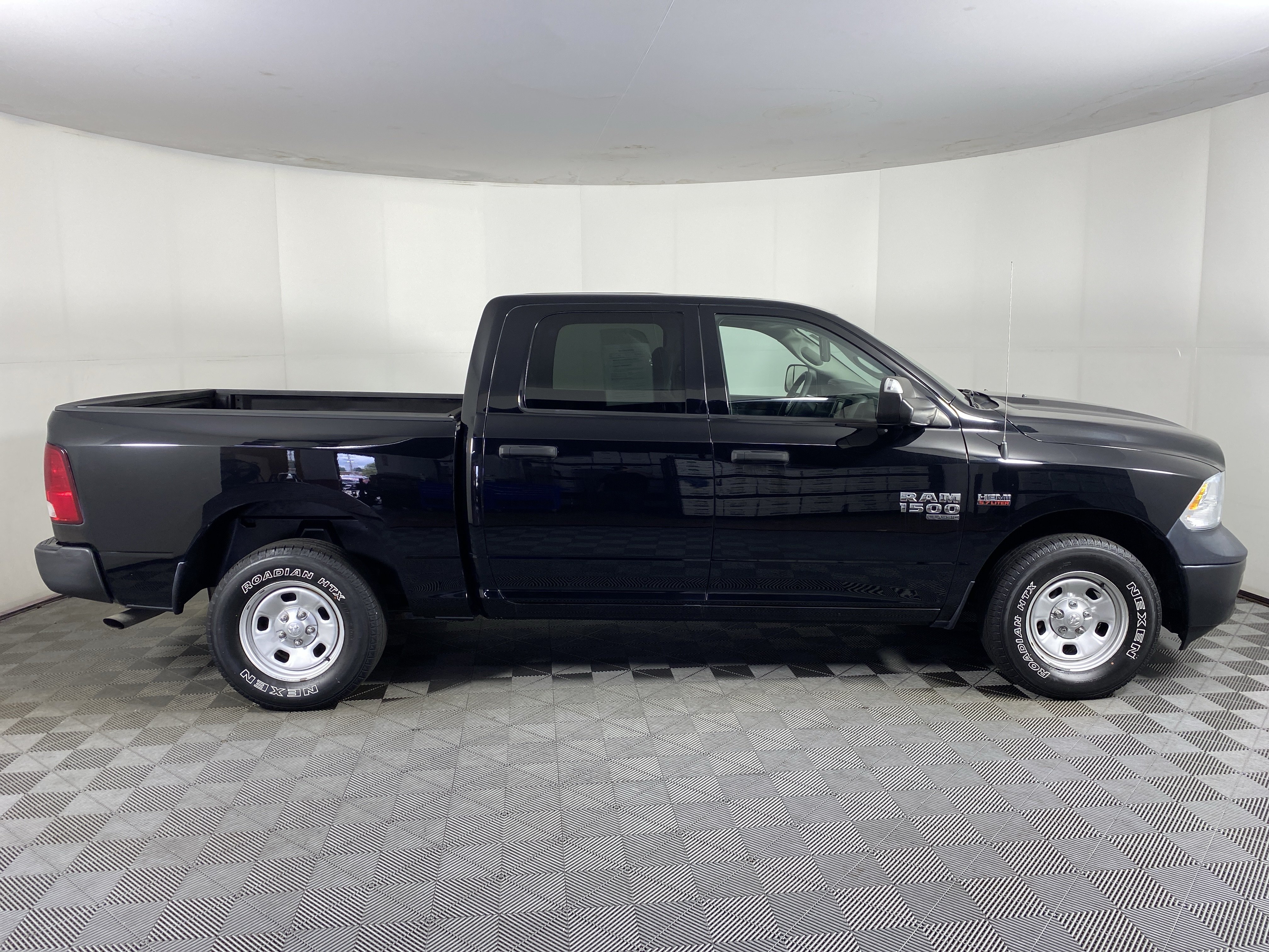 Used 2019 RAM 1500 Tradesman w/ Popular Equipment Group AWD/4WD image 32