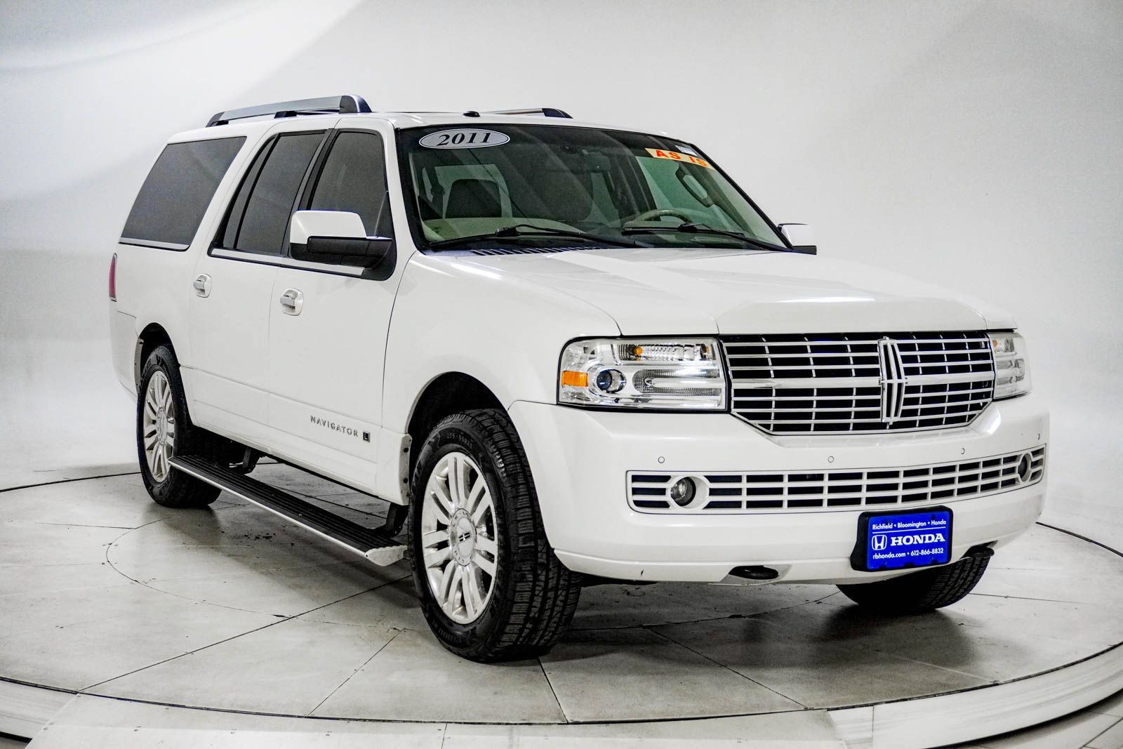 Used 2011 Lincoln Navigator L 4WD image 14