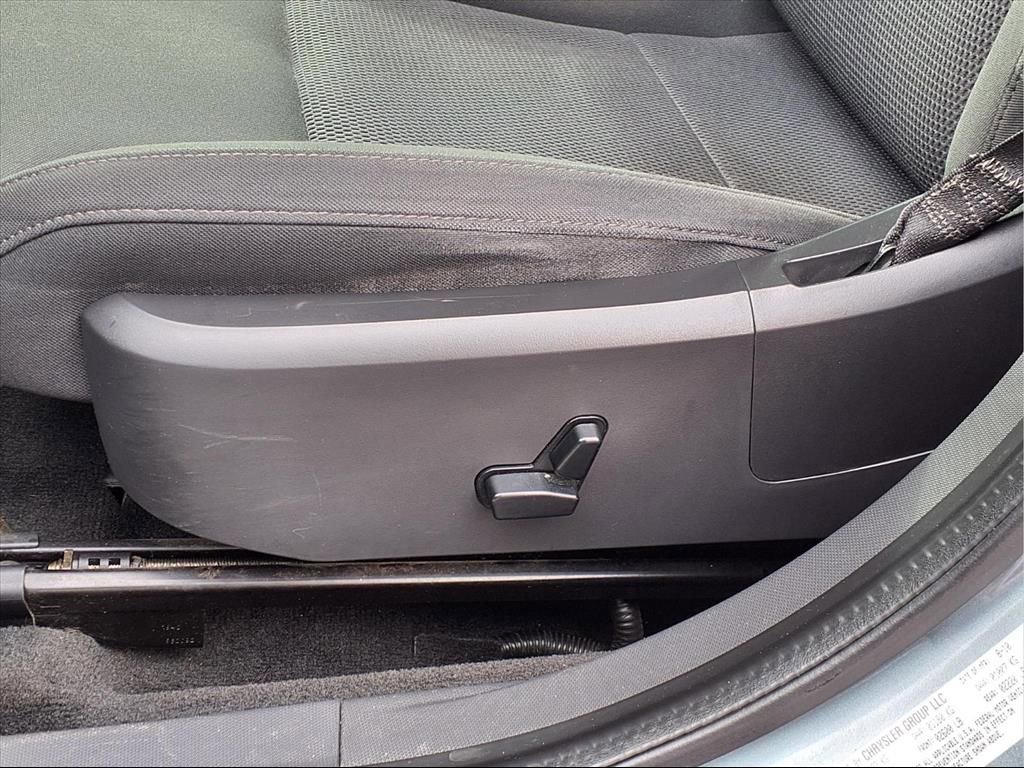 Used 2010 Dodge Avenger Express image 23