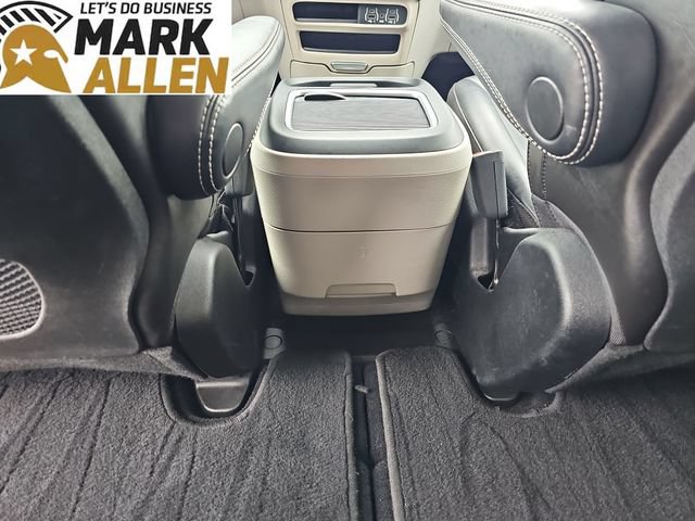 Used 2023 Chrysler Pacifica Touring-L FWD image 20
