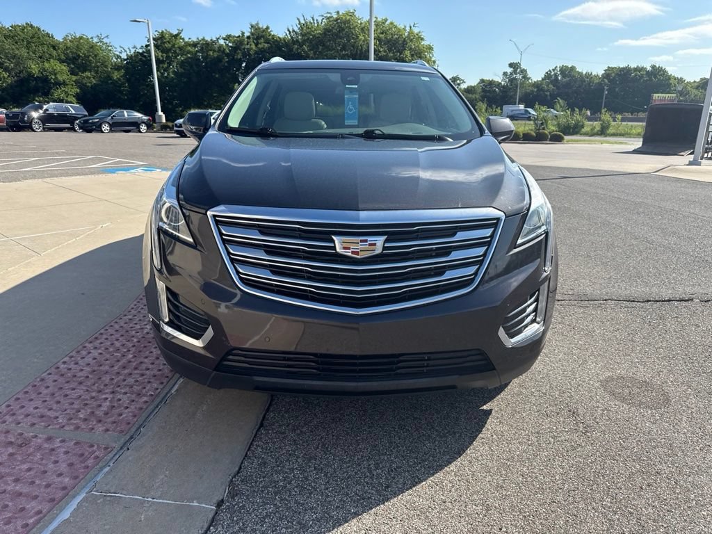 Used 2017 Cadillac XT5 Luxury w/ Driver Awareness Package FWD image 2
