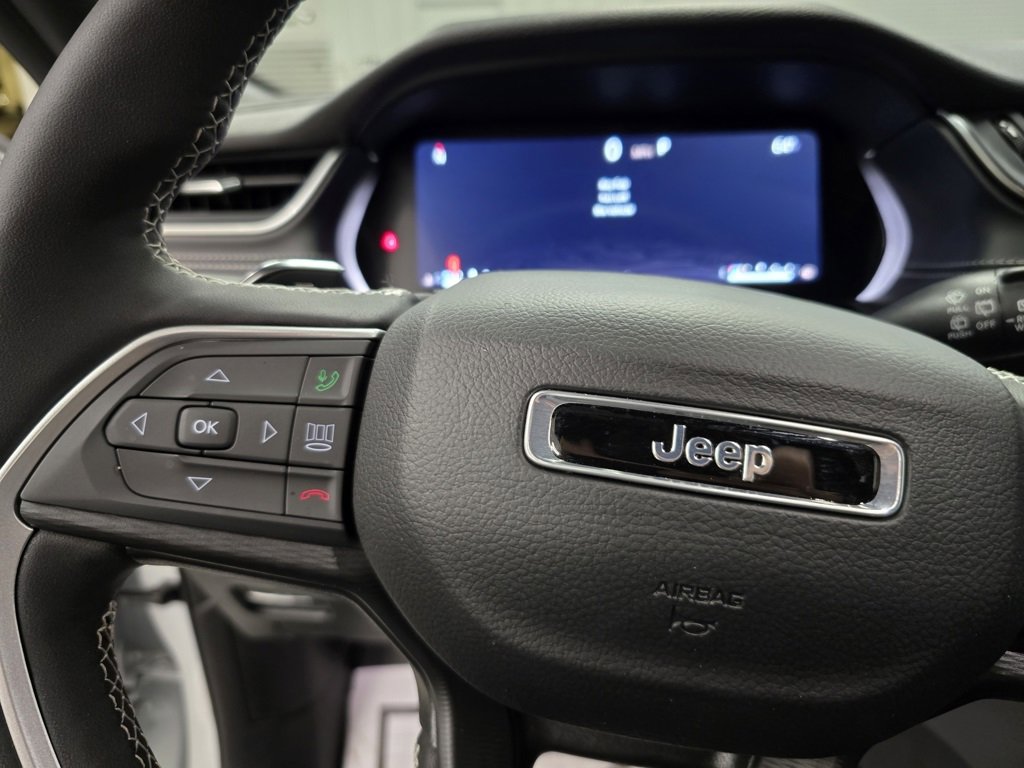 Used 2024 Jeep Grand Cherokee L Laredo w/ Luxury Tech Group I image 17