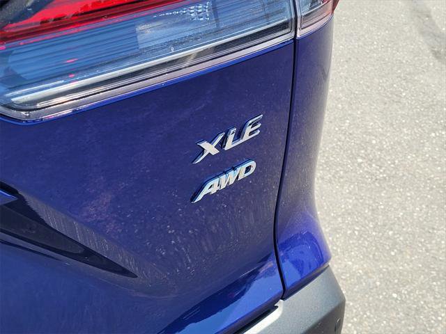 Used 2023 Toyota Corolla Cross XLE w/ Convenience Package AWD/4WD image 8