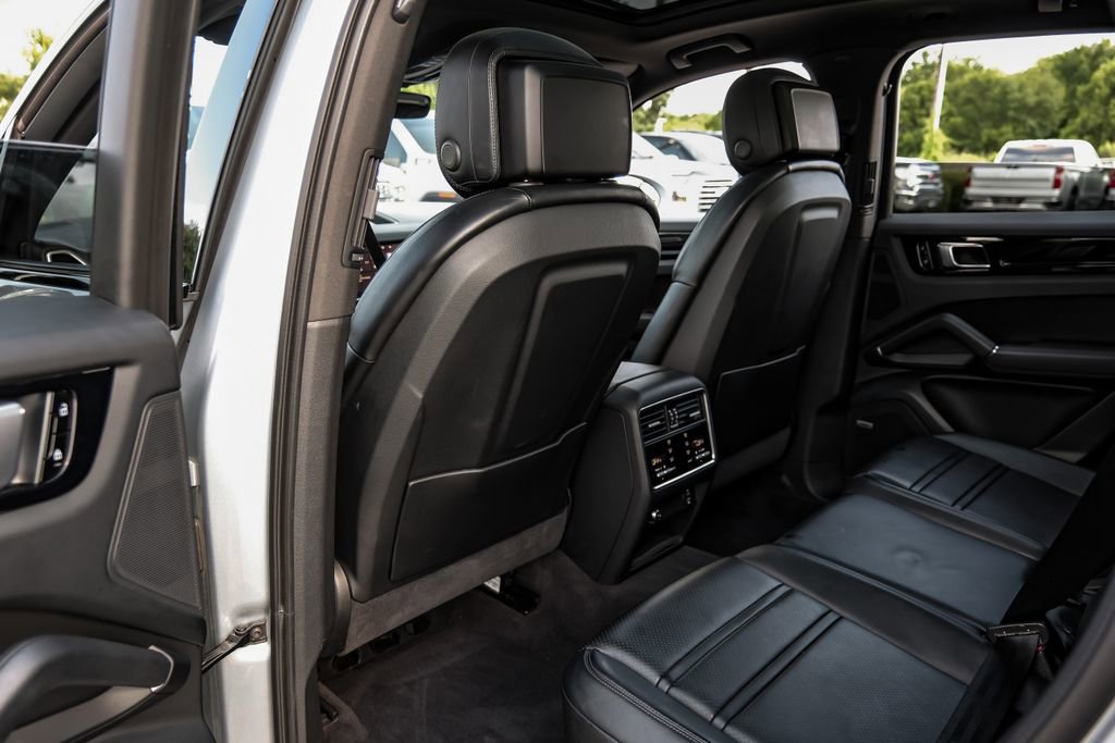 Used 2021 Porsche Cayenne image 41