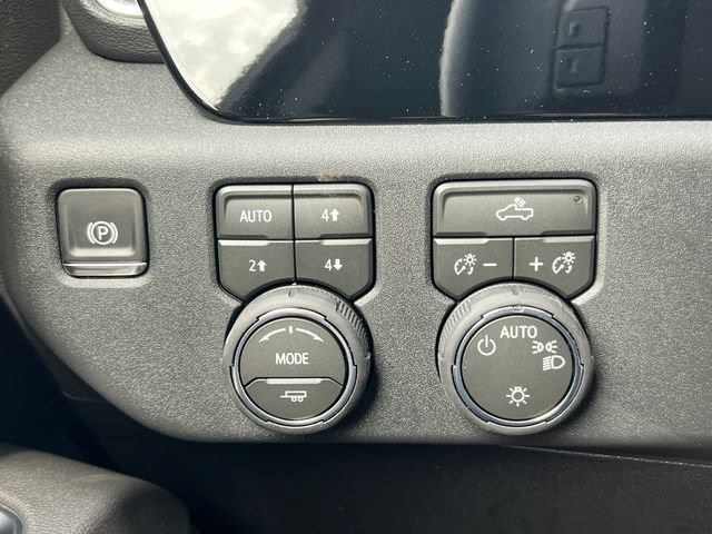 New 2026 Chevrolet Silverado 1500 LT w/ Z71 Off-Road Package AWD/4WD image 17