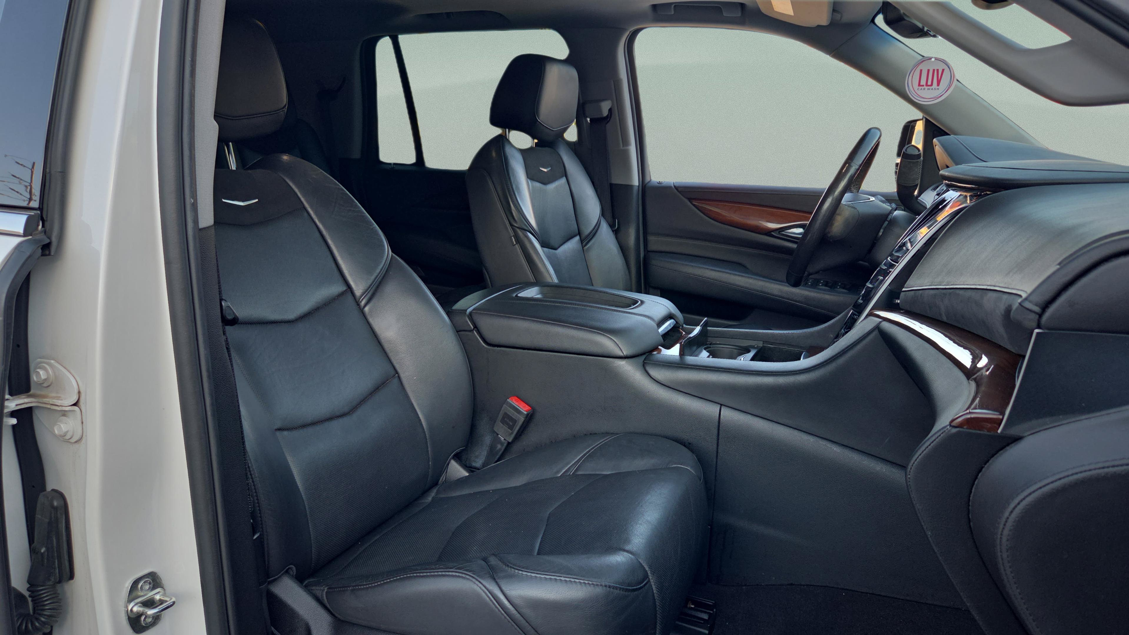 Used 2019 Cadillac Escalade Luxury RWD image 15