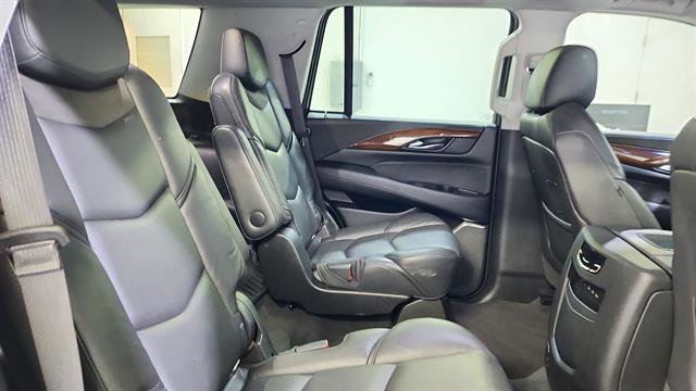 Used 2019 Cadillac Escalade Premium Luxury RWD image 33