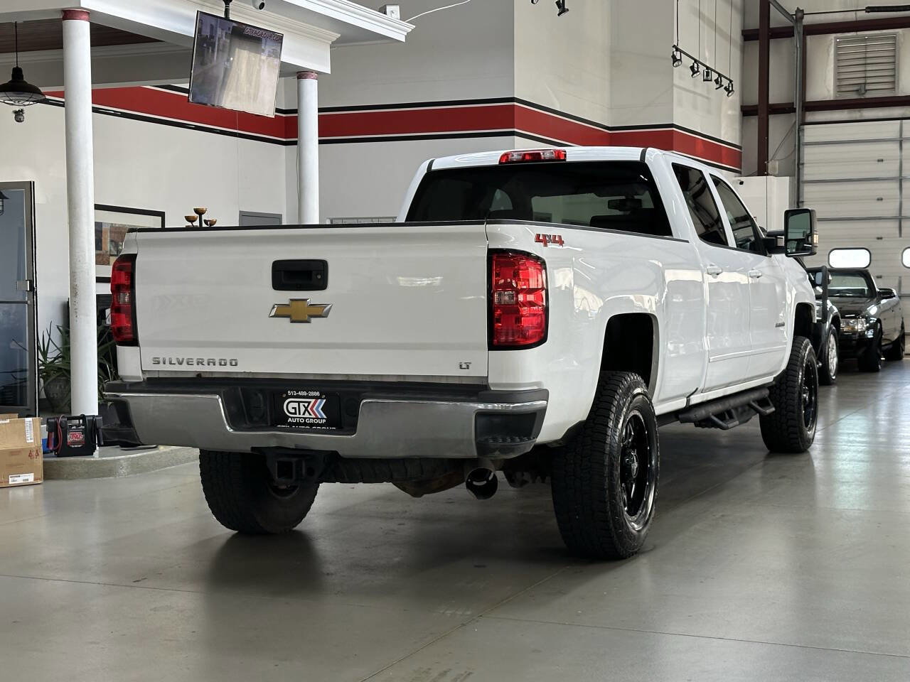Used 2018 Chevrolet Silverado 3500 LT image 2