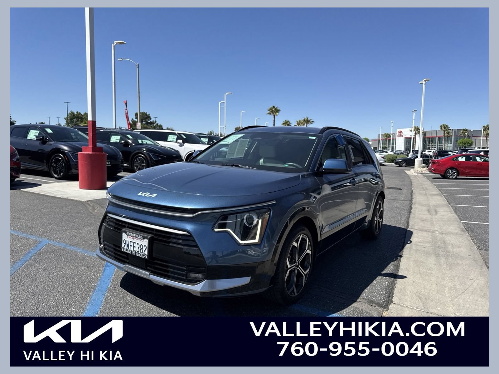 Certified 2025 Kia Niro EX Touring FWD image 1