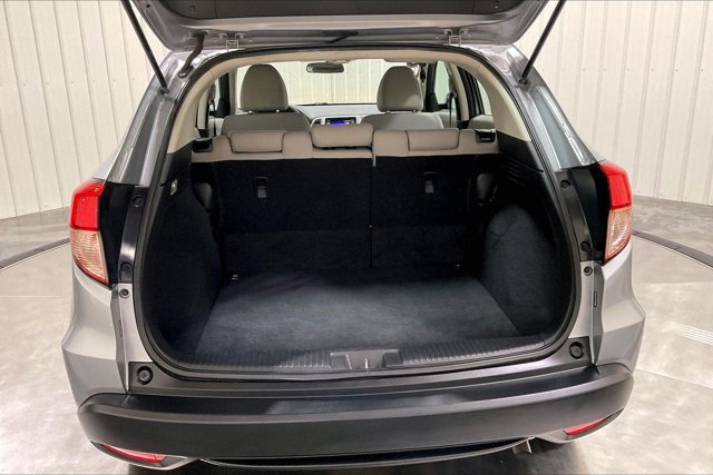 Used 2018 Honda HR-V LX image 37