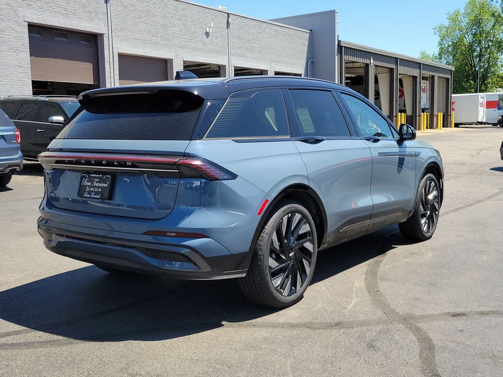 New 2026 Lincoln Nautilus Reserve w/ Jet Appearance Package AWD/4WD image 4