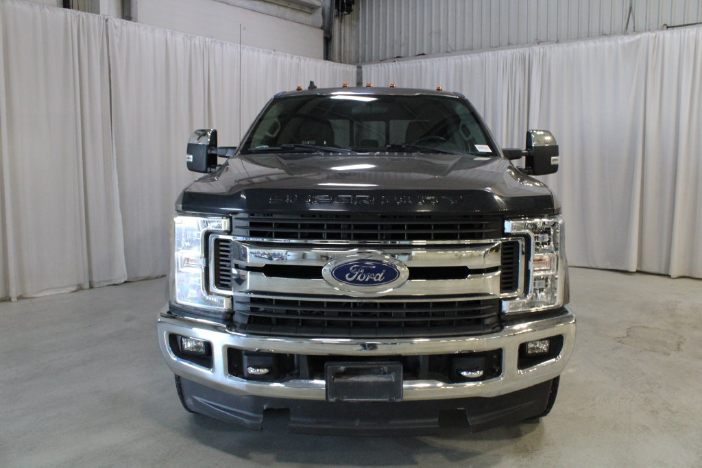 Used 2019 Ford F350 XLT w/ XLT Premium Package AWD/4WD image 35