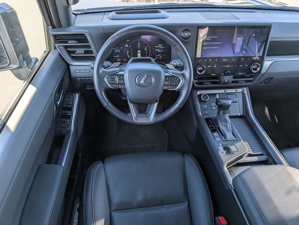 Used 2024 Lexus GX 550 image 4