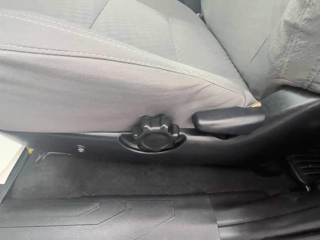 Used 2022 Toyota Tacoma SR AWD/4WD image 18