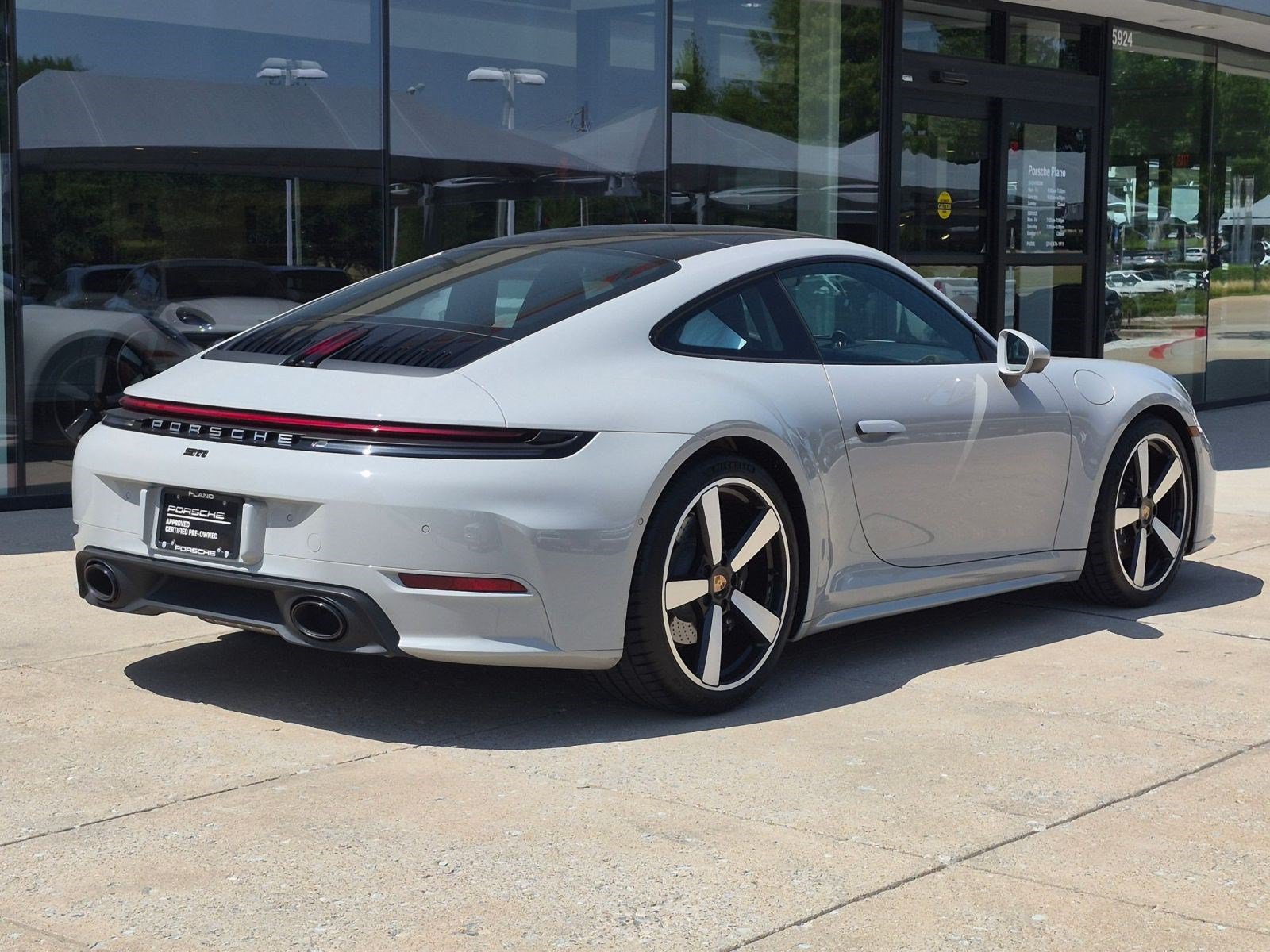 Certified 2026 Porsche 911 Carrera RWD image 9