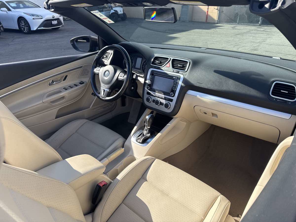 Used 2013 Volkswagen Eos Komfort FWD image 8