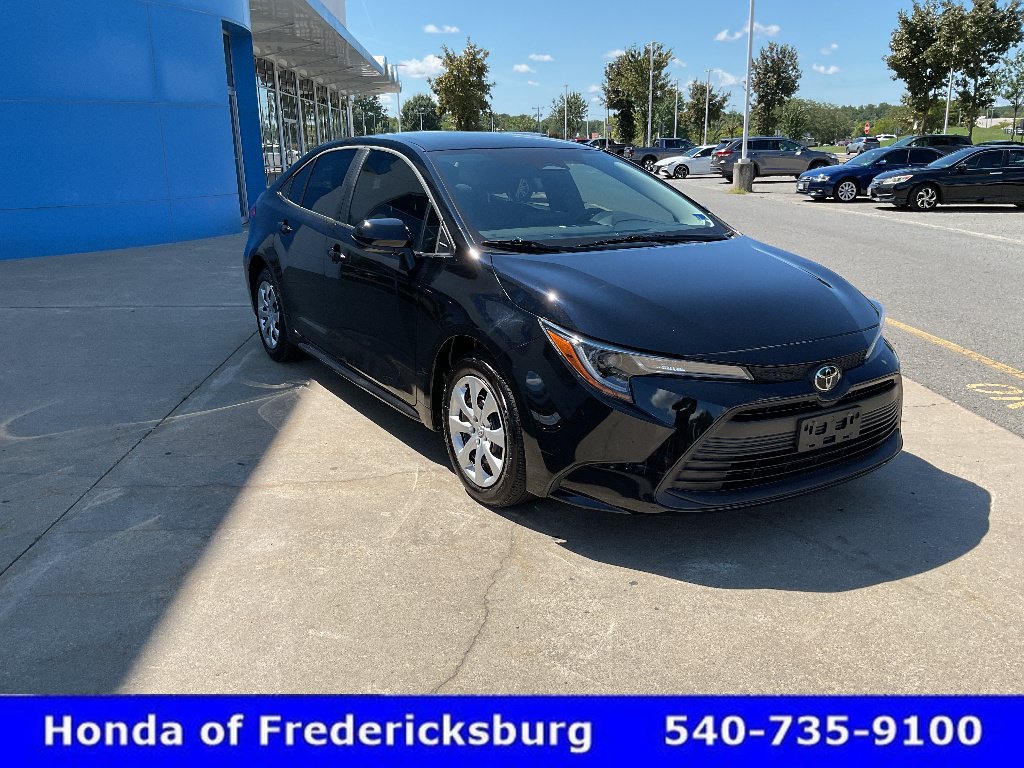 Used 2024 Toyota Corolla LE FWD image 8