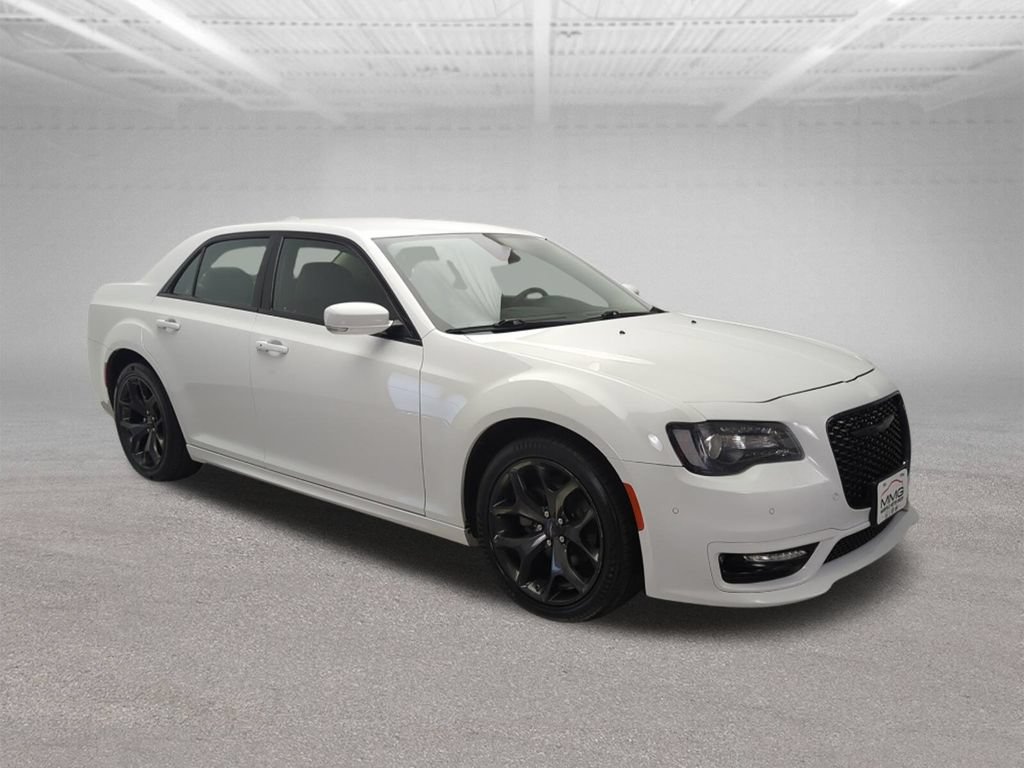 Used 2022 Chrysler 300 Touring L RWD image 11
