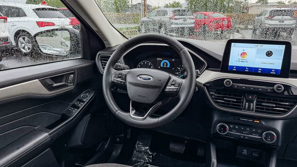 Used 2022 Ford Escape SE w/ SE Sport Appearance Package FWD image 15