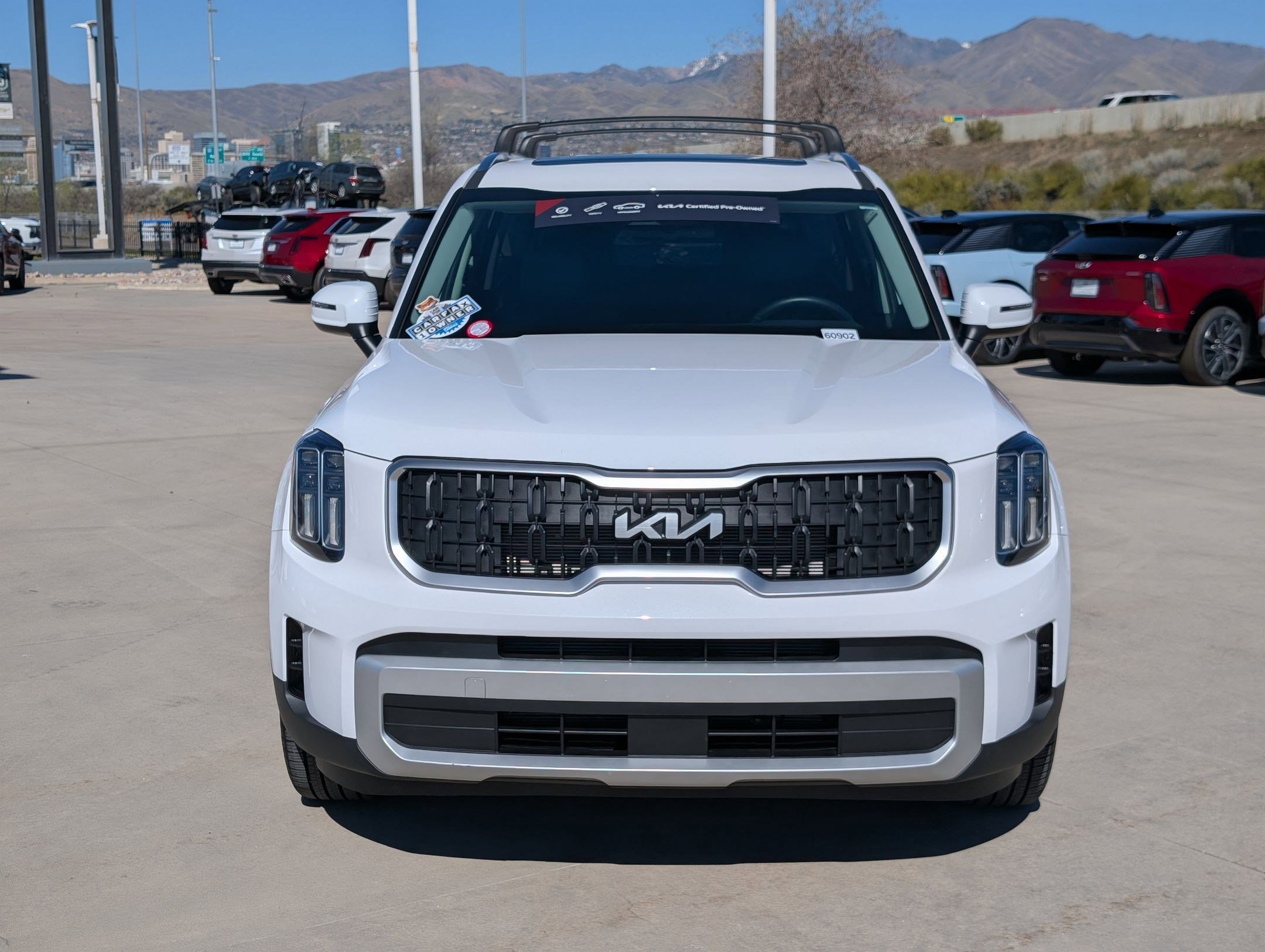Used 2024 Kia Telluride EX w/ EX Captain's Chair Package image 8