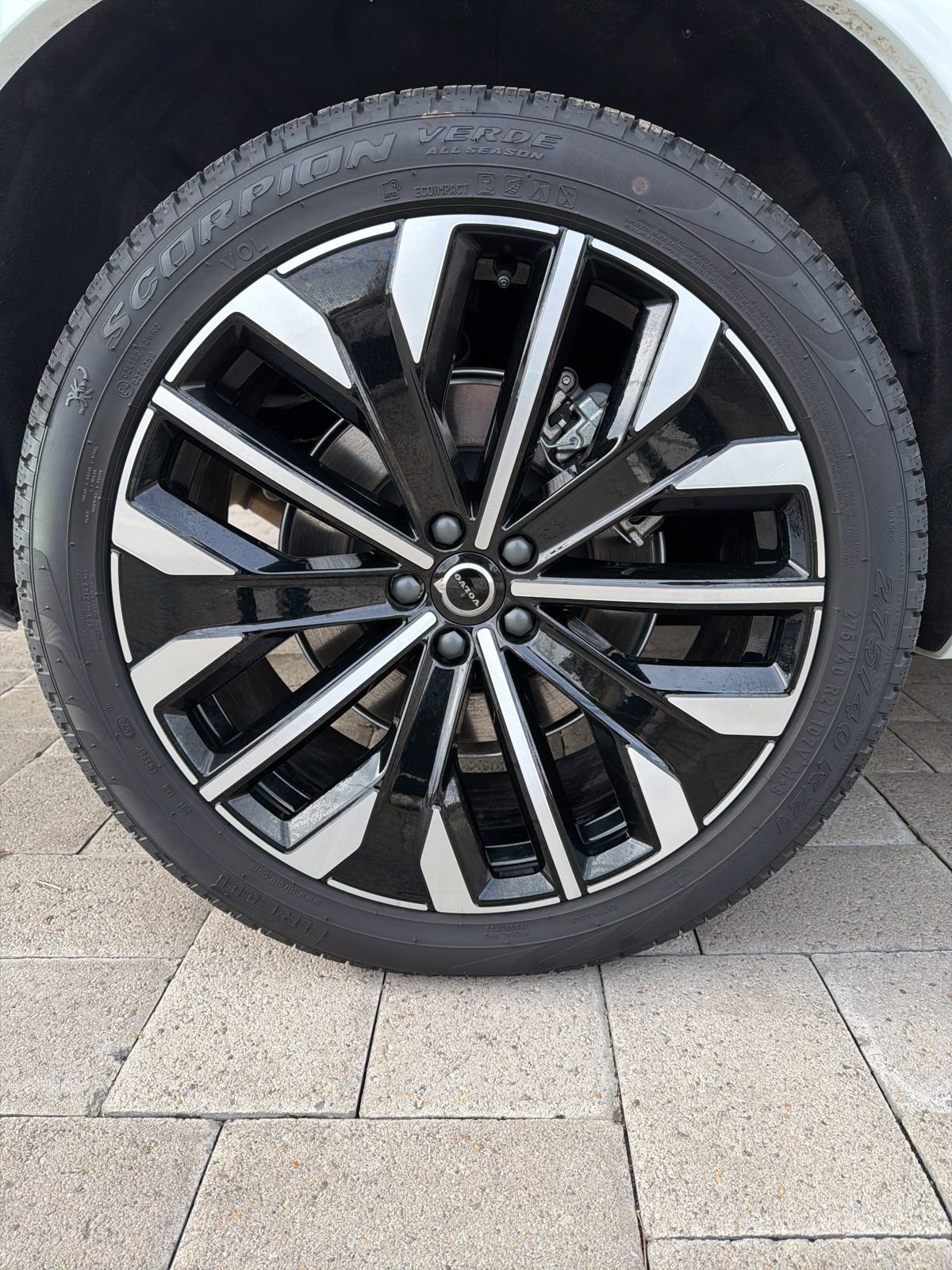 Used 2025 Volvo XC90 T8 Ultra w/ Protection Package Premier image 8