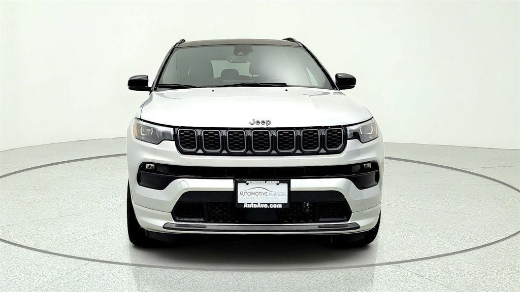 Used 2025 Jeep Compass Limited w/ High Altitude Package AWD/4WD image 2