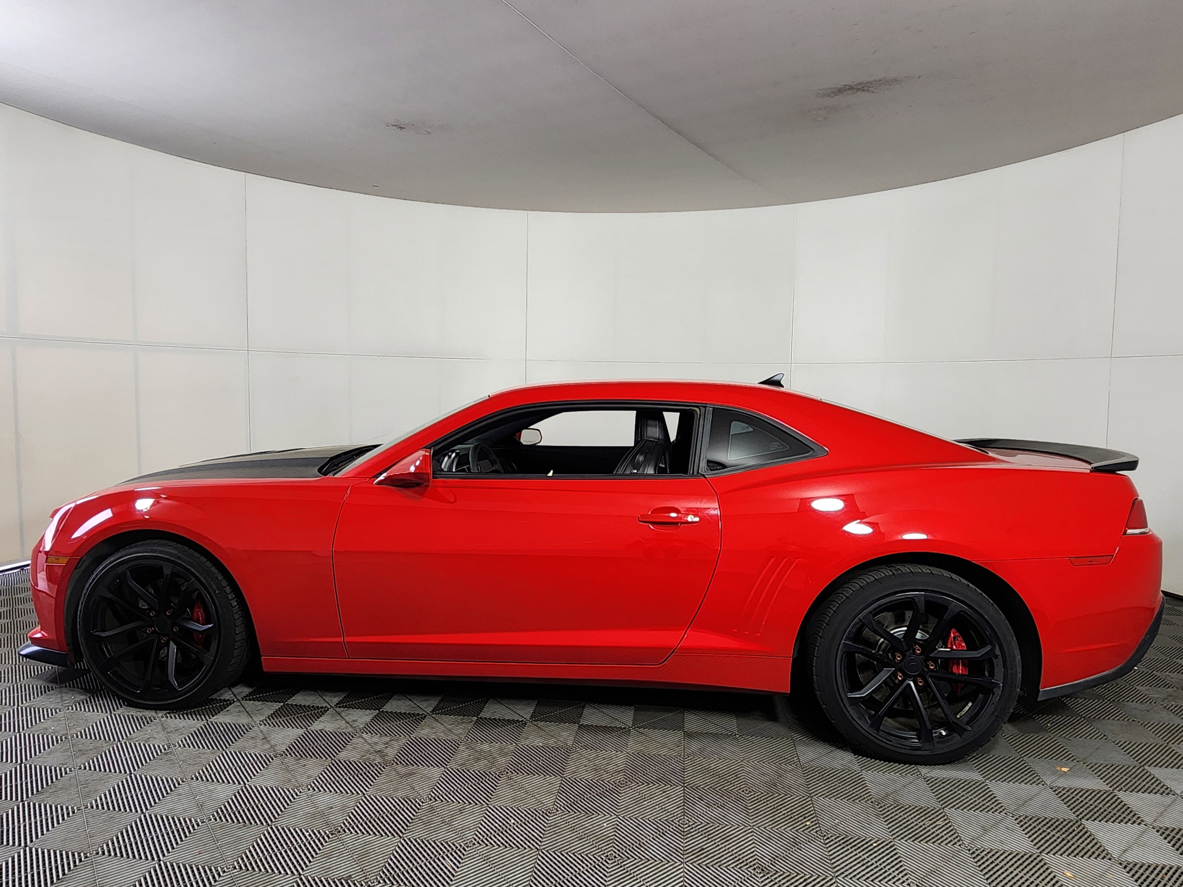 Used 2014 Chevrolet Camaro SS w/ SS Performance Package image 4
