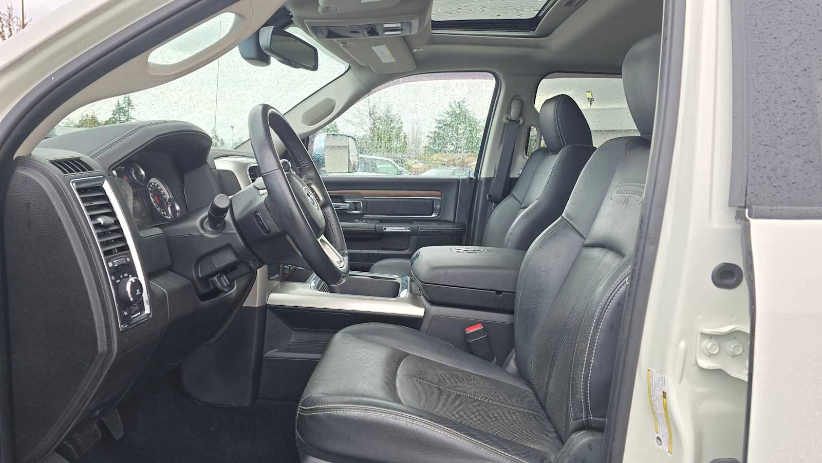 Used 2018 RAM 3500 Laramie w/ Convenience Group image 22