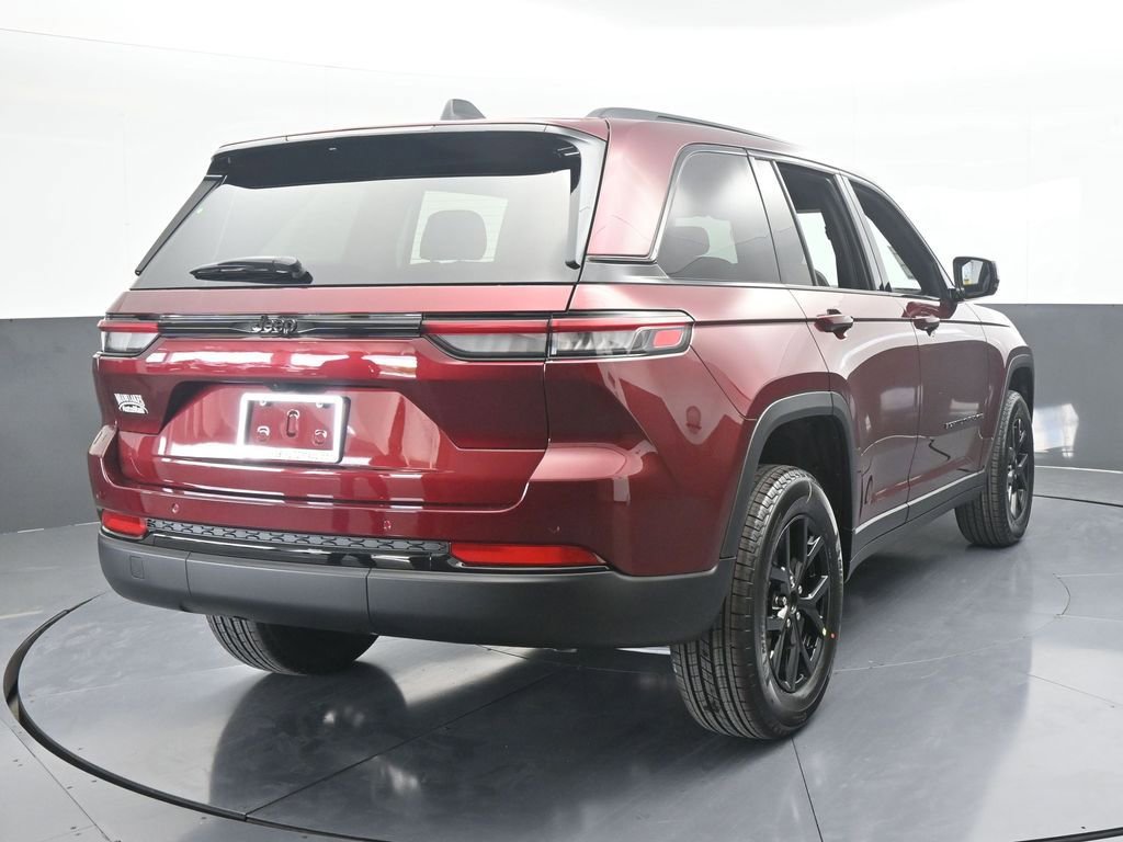 New 2025 Jeep Grand Cherokee Altitude image 5