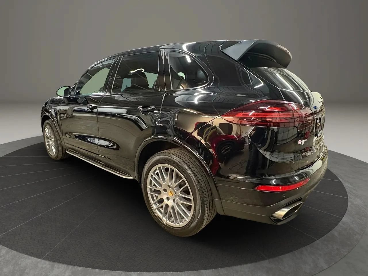 Used 2018 Porsche Cayenne Platinum Edition AWD/4WD image 7