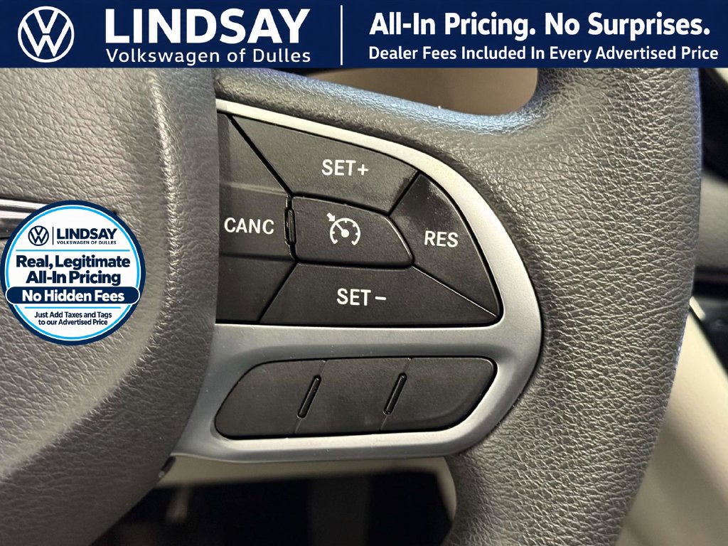 Used 2017 Chrysler Pacifica Touring FWD image 21