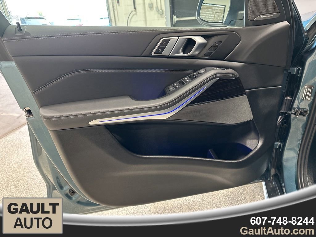 Certified 2024 BMW X5 xDrive40i w/ Premium Package image 12