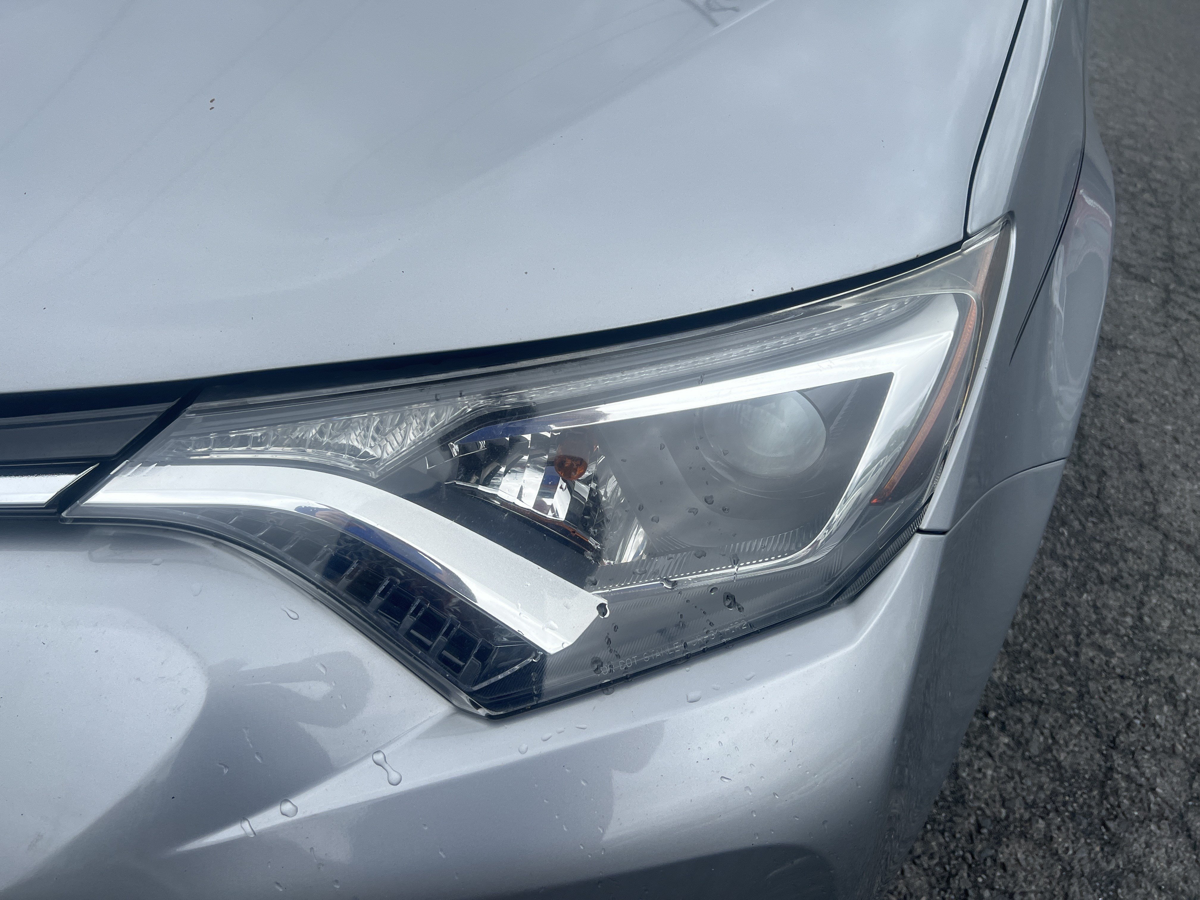 Used 2016 Toyota RAV4 XLE w/ Protection Package AWD/4WD image 10