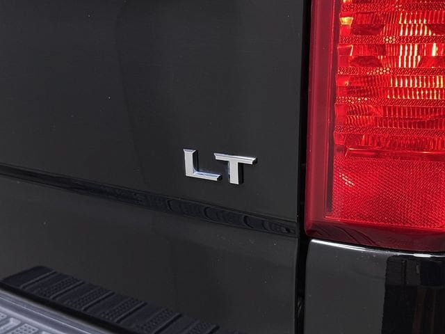 Used 2025 Chevrolet Silverado 1500 LT AWD/4WD image 33