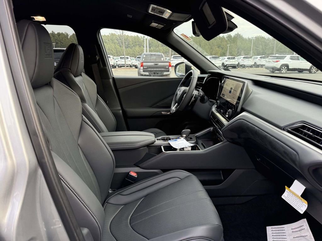 Used 2025 Lexus TX 500h AWD image 15