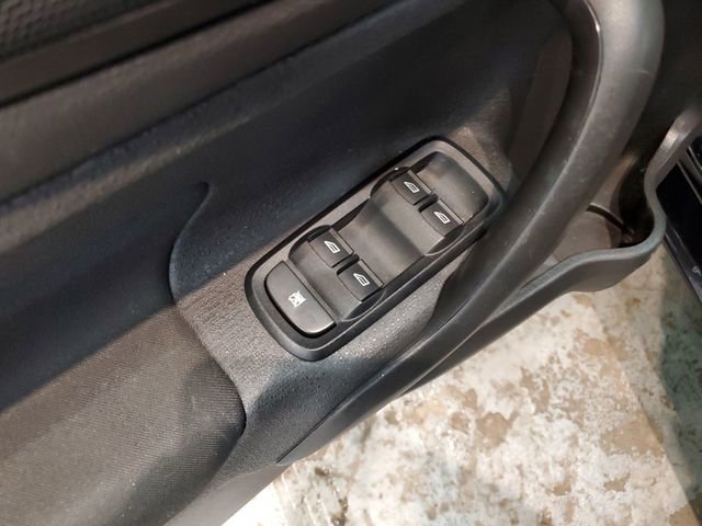 Used 2017 Ford Fiesta SE image 12