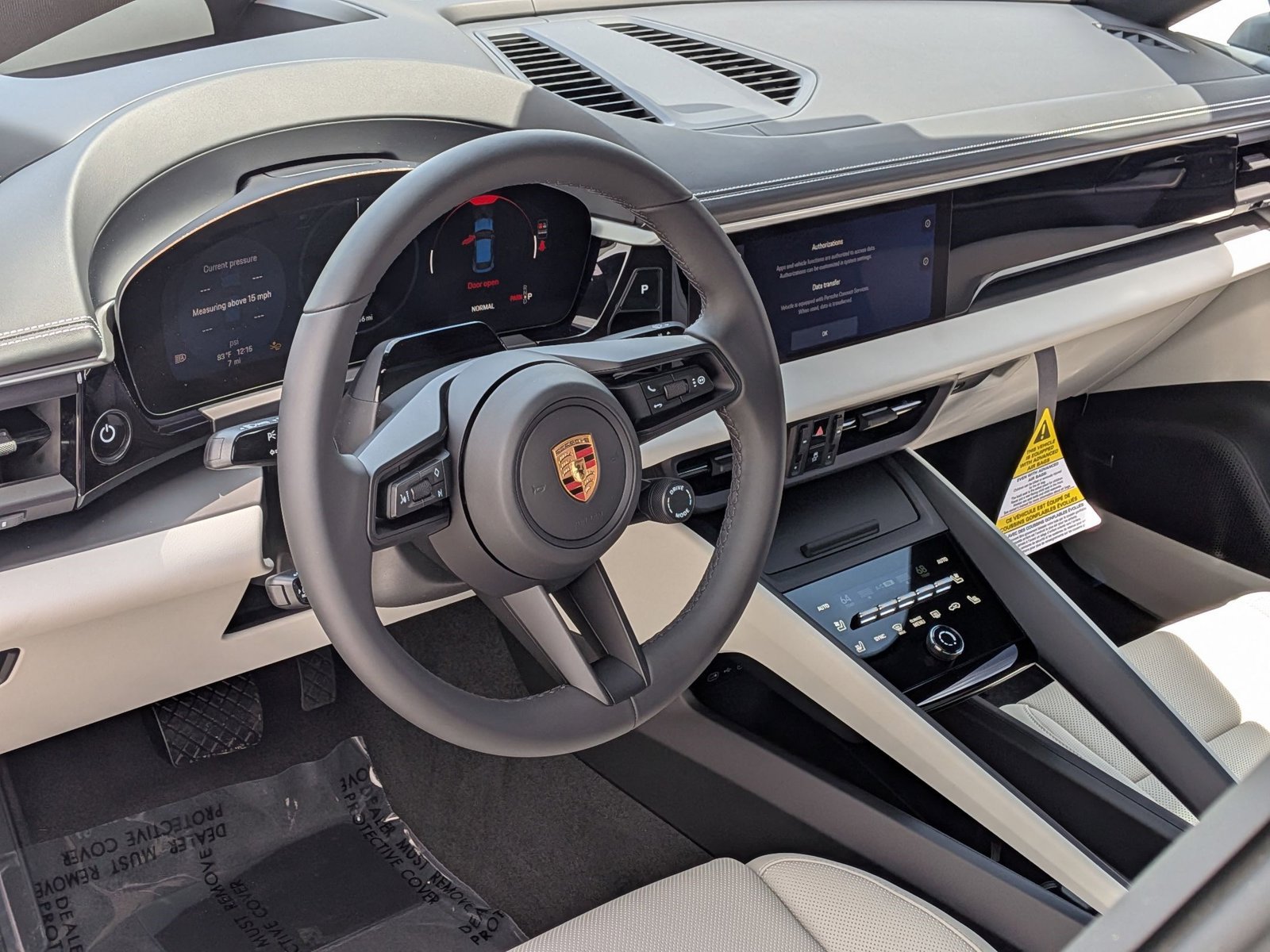 New 2026 Porsche Macan 4 Electric AWD/4WD image 4