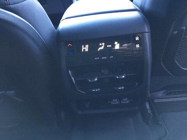 Used 2024 Jeep Grand Cherokee L Laredo w/ Luxury Tech Group I image 30