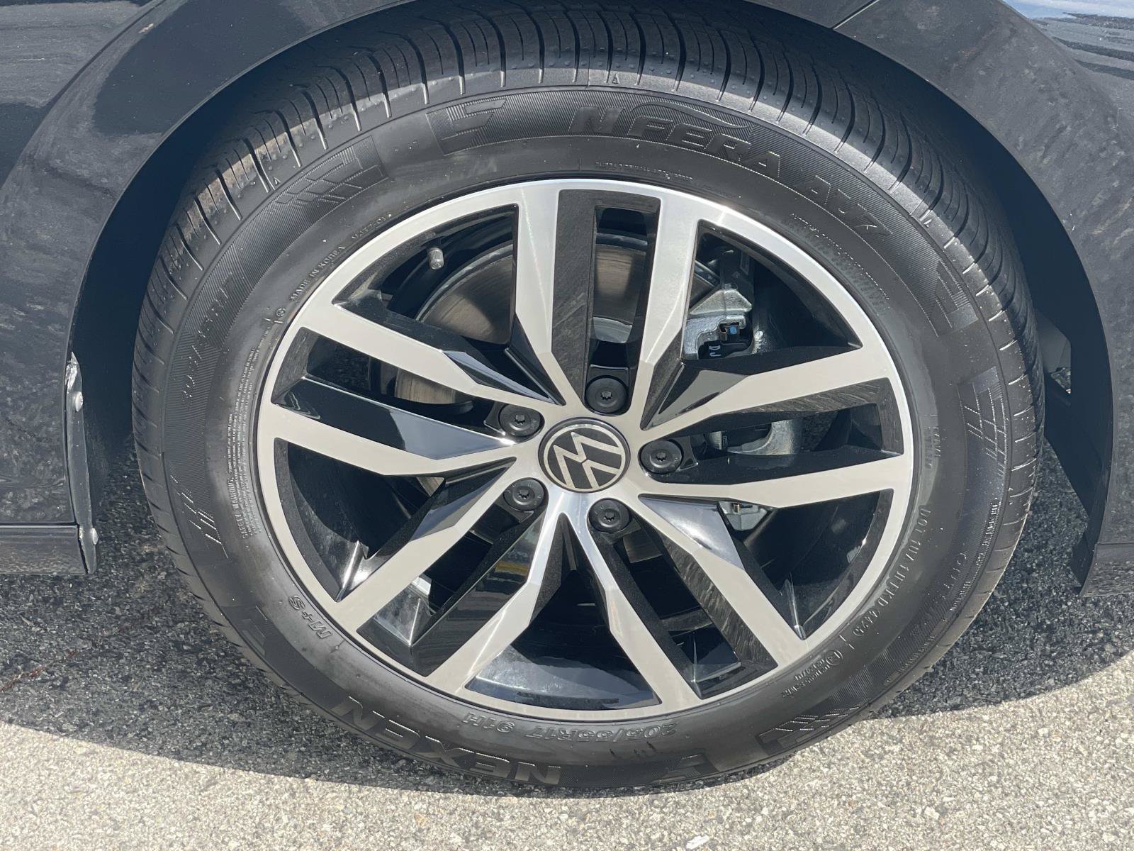 New 2026 Volkswagen Jetta SE FWD image 30