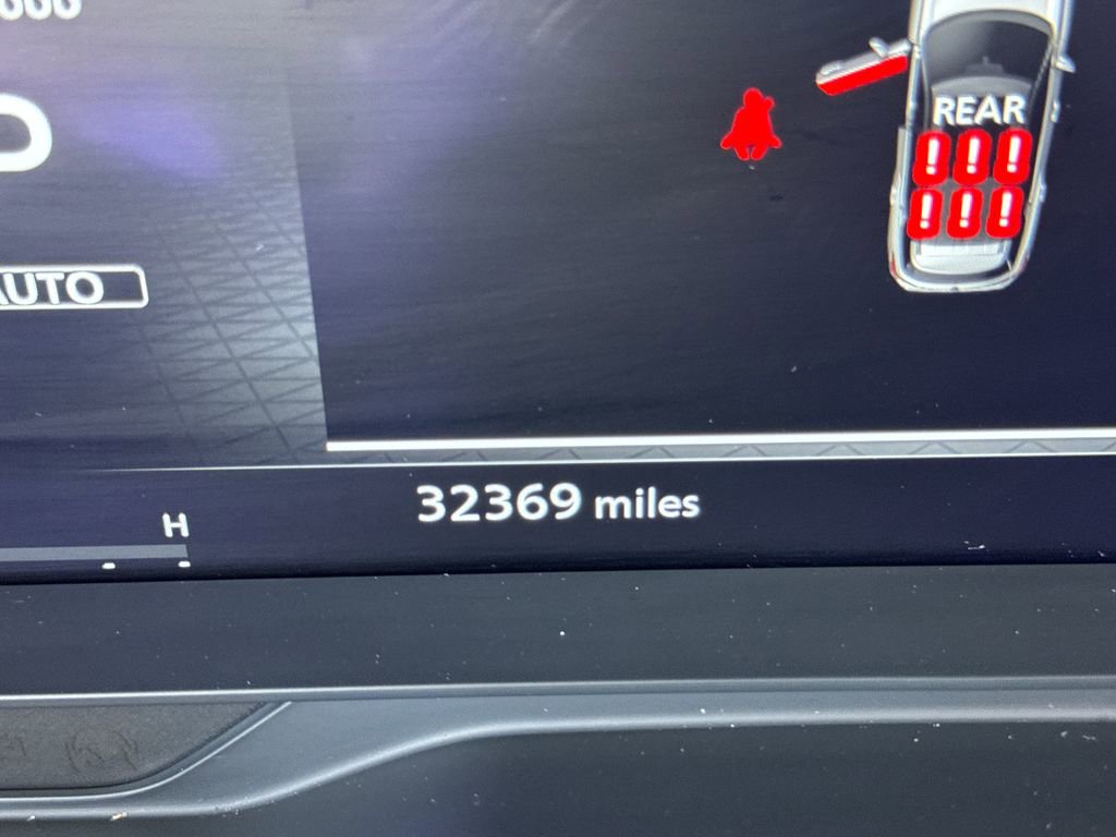 Used 2024 Nissan Pathfinder Platinum w/ Black Appearance Package image 29