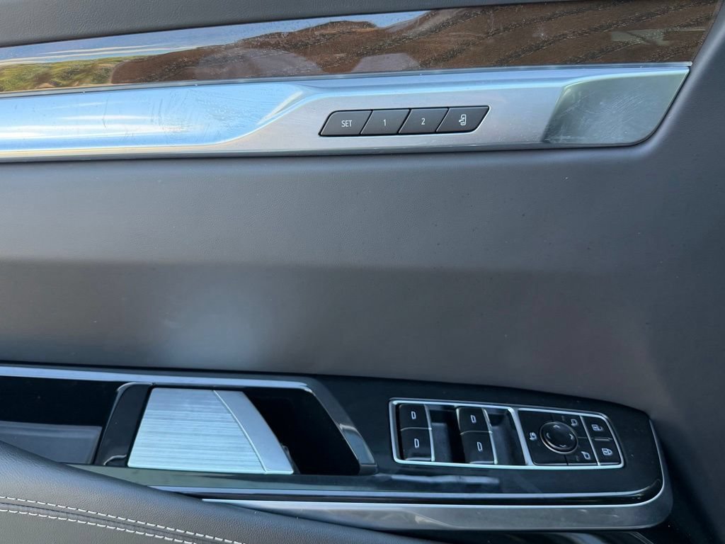New 2026 Cadillac Escalade Platinum Sport w/ LPO, ONYX Package AWD/4WD image 19