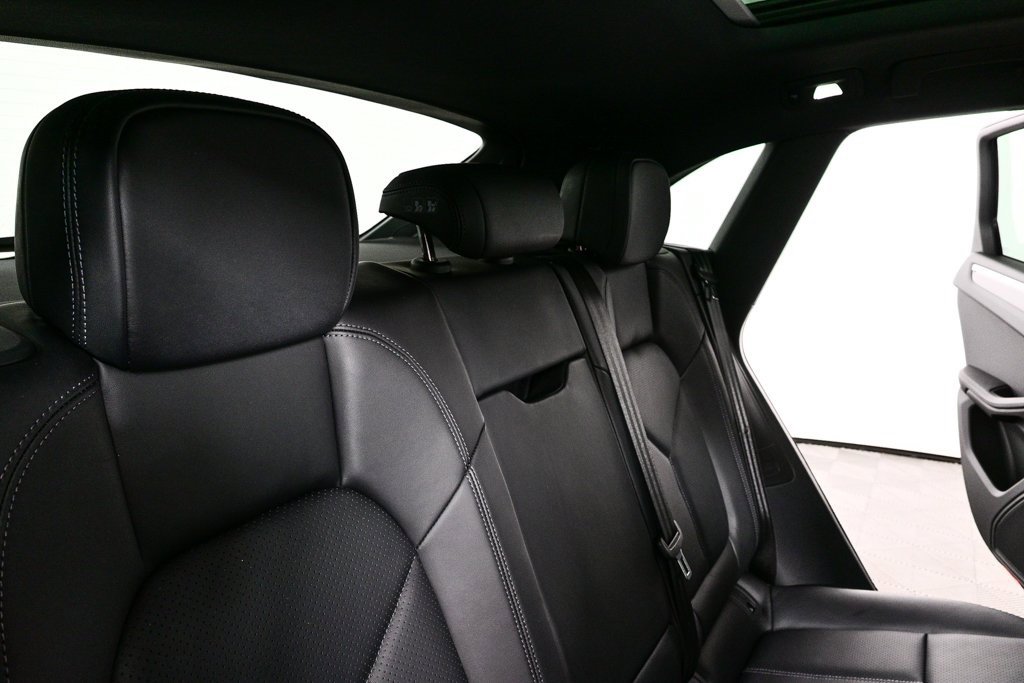 Certified 2025 Porsche Macan image 23
