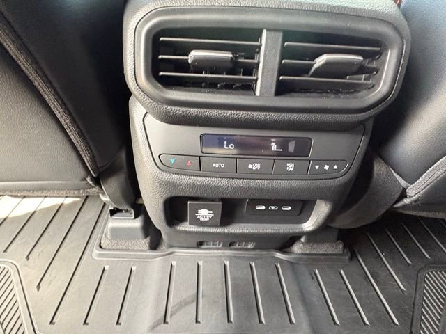 Used 2025 Honda Pilot TrailSport image 26