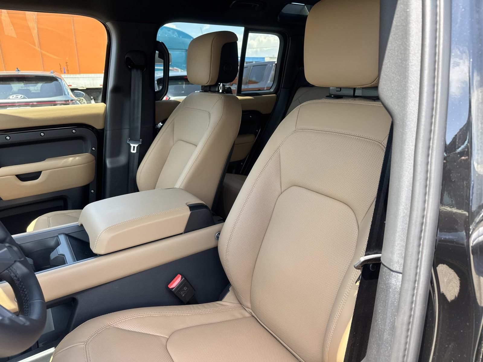 New 2026 Land Rover Defender 110 X-Dynamic SE AWD/4WD image 10